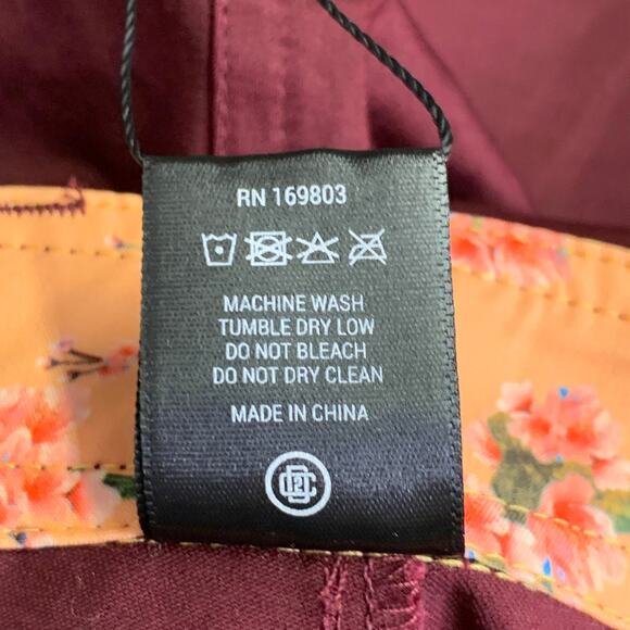 DC2 MIAMI Size L Burgundy Cotton Blend Flat Front Zip Fly Shorts - Picture 5 of 5